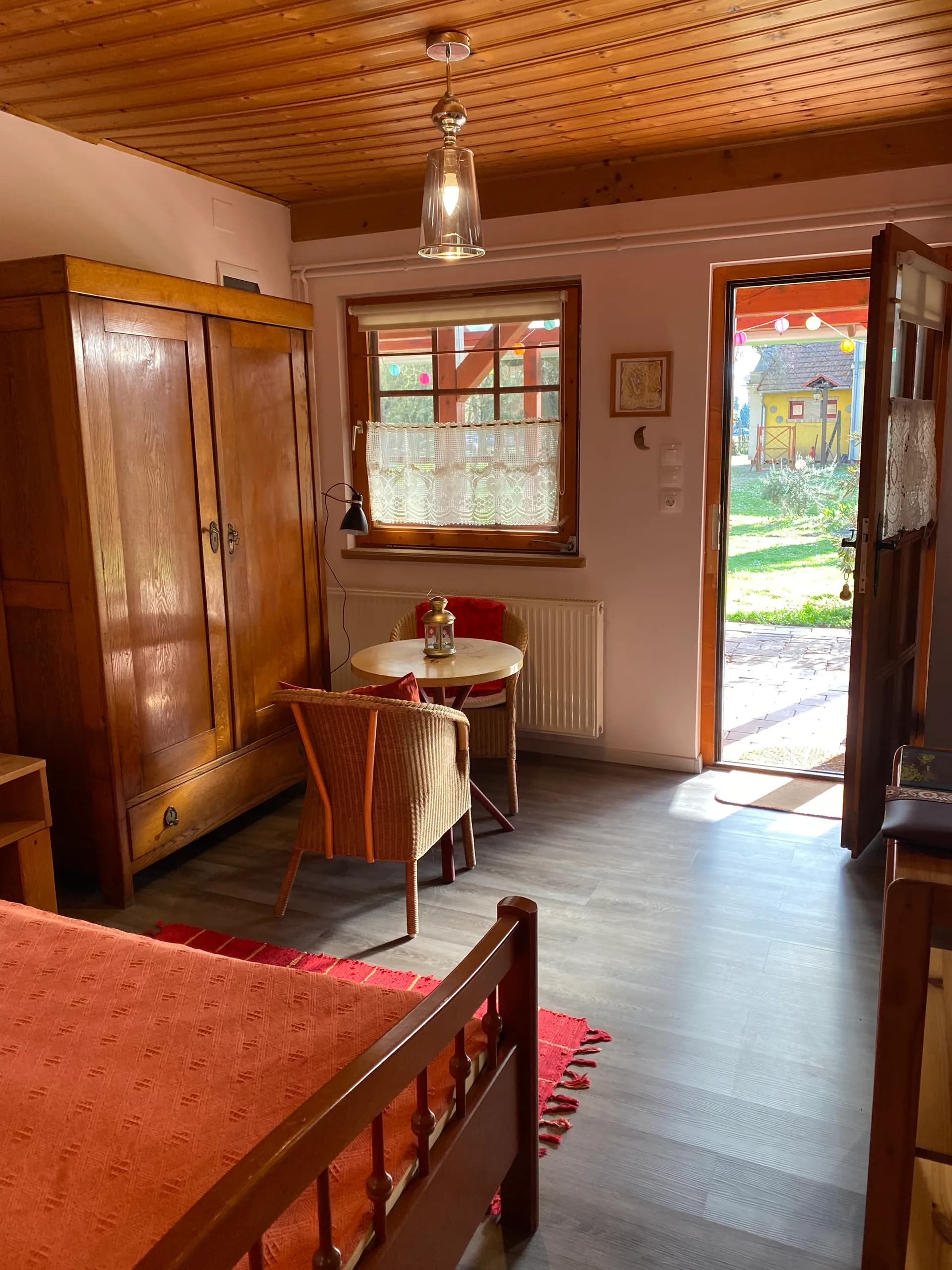 Wardrobe and access to terrace